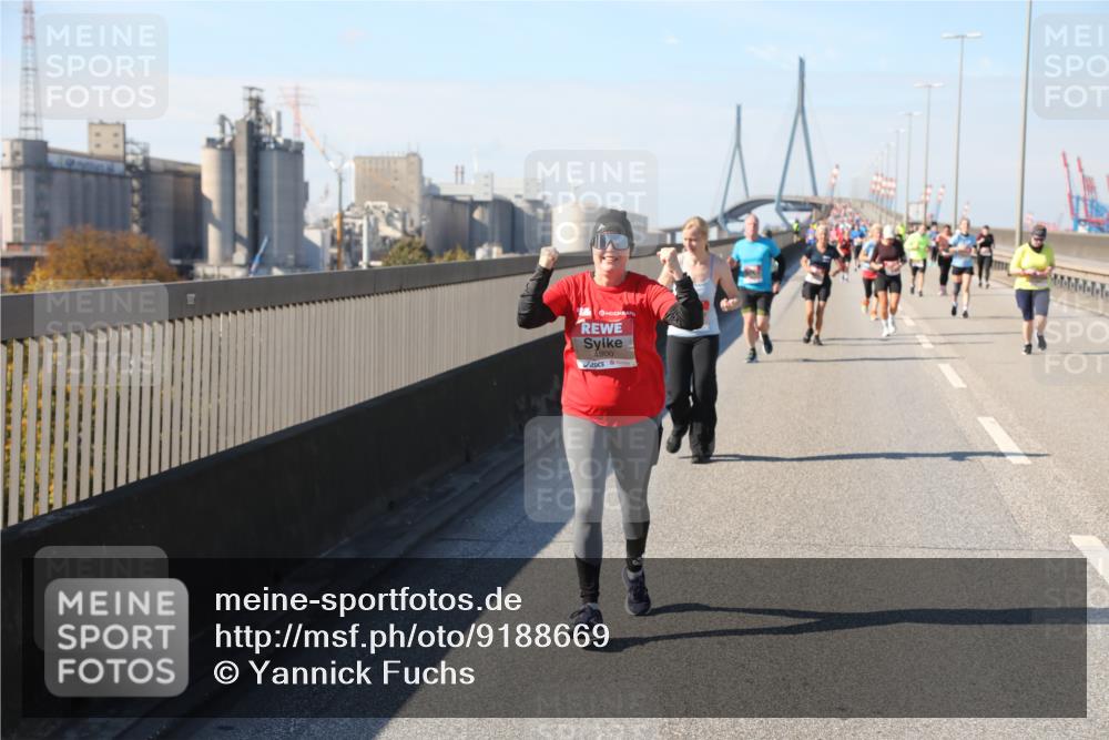 03.10.2025 - Köhlbrandbrückenlauf Yannick Fuchs http://msf.ph/oto/9188669 03.10.2025 12:08:03 Position 3 4800 meine-sportfotos.de