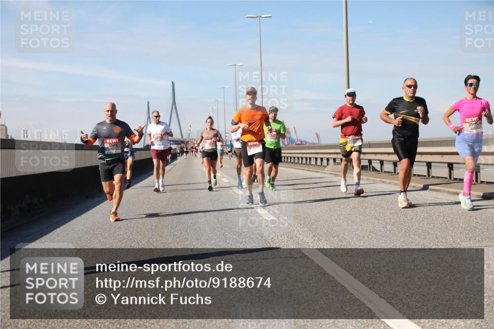 03.10.2025 - Köhlbrandbrückenlauf Yannick Fuchs http://msf.ph/oto/9188674 03.10.2025 11:47:57 Position 3  meine-sportfotos.de