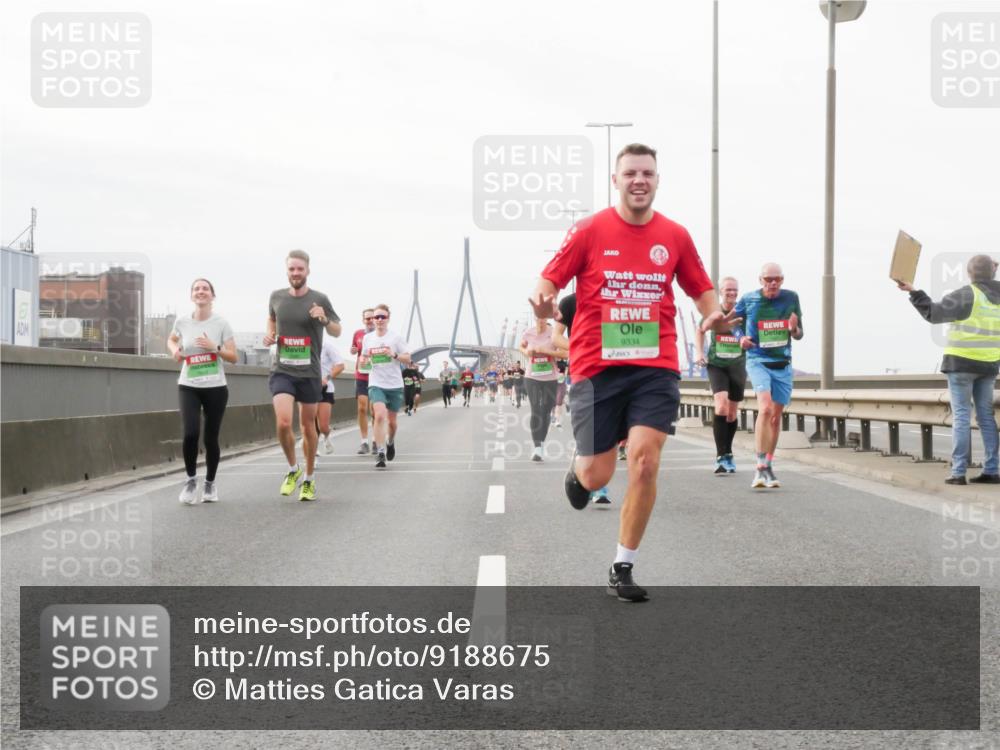 03.10.2025 - Köhlbrandbrückenlauf Matties Gatica Varas http://msf.ph/oto/9188675 03.10.2025 15:55:10 Position 3 9334 meine-sportfotos.de