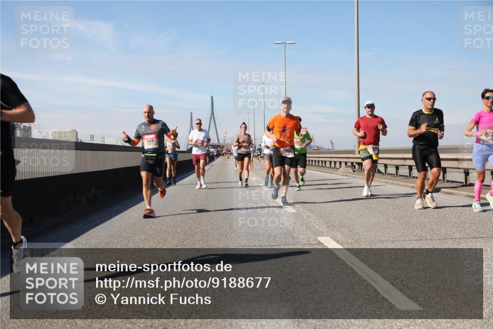 03.10.2025 - Köhlbrandbrückenlauf Yannick Fuchs http://msf.ph/oto/9188677 03.10.2025 11:47:58 Position 3  meine-sportfotos.de