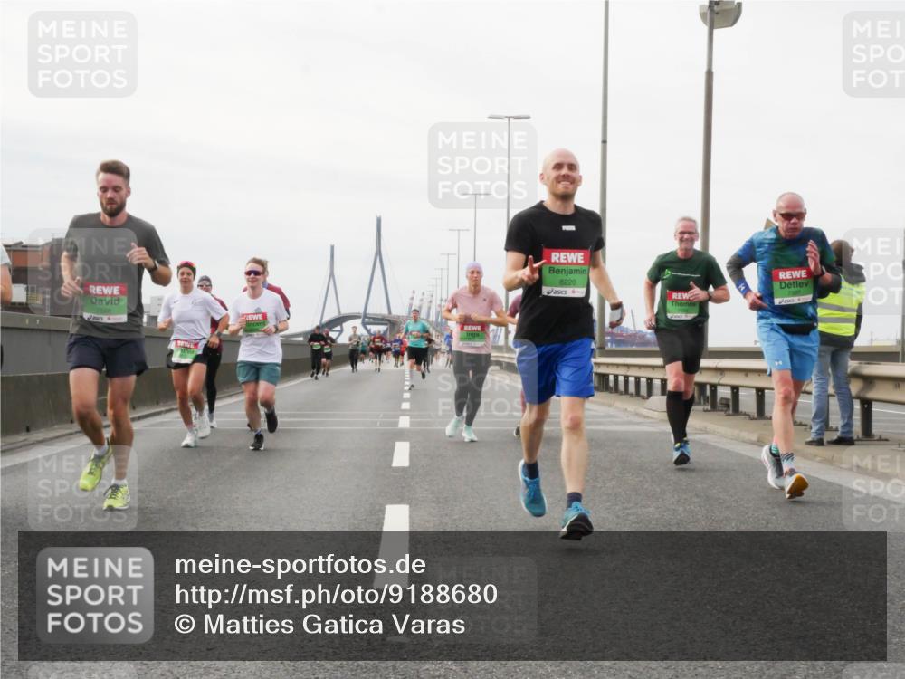 03.10.2025 - Köhlbrandbrückenlauf Matties Gatica Varas http://msf.ph/oto/9188680 03.10.2025 15:55:11 Position 3 8220 meine-sportfotos.de