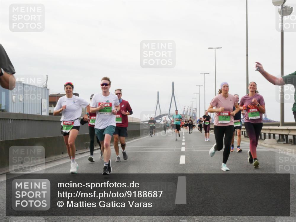 03.10.2025 - Köhlbrandbrückenlauf Matties Gatica Varas http://msf.ph/oto/9188687 03.10.2025 15:55:13 Position 3 8490 meine-sportfotos.de
