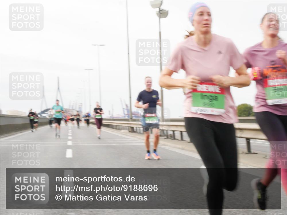03.10.2025 - Köhlbrandbrückenlauf Matties Gatica Varas http://msf.ph/oto/9188696 03.10.2025 15:55:15 Position 3  meine-sportfotos.de