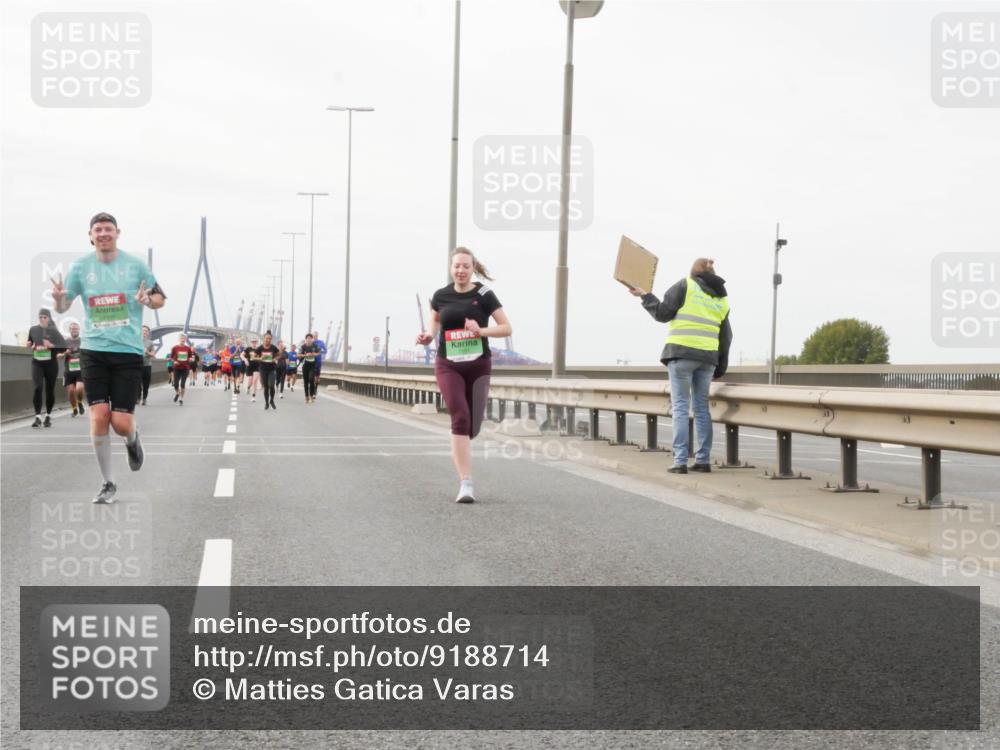 03.10.2025 - Köhlbrandbrückenlauf Matties Gatica Varas http://msf.ph/oto/9188714 03.10.2025 15:55:19 Position 3  meine-sportfotos.de