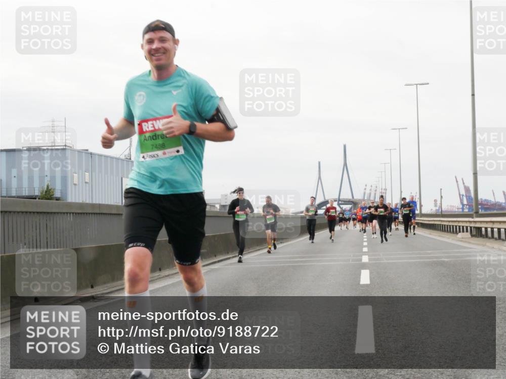 03.10.2025 - Köhlbrandbrückenlauf Matties Gatica Varas http://msf.ph/oto/9188722 03.10.2025 15:55:21 Position 3 7488 meine-sportfotos.de