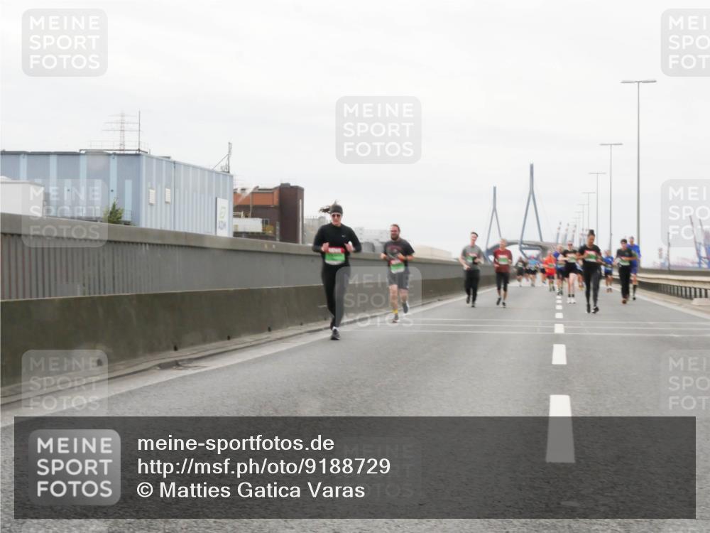 03.10.2025 - Köhlbrandbrückenlauf Matties Gatica Varas http://msf.ph/oto/9188729 03.10.2025 15:55:22 Position 3  meine-sportfotos.de