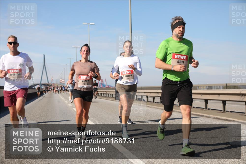 03.10.2025 - Köhlbrandbrückenlauf Yannick Fuchs http://msf.ph/oto/9188731 03.10.2025 11:48:00 Position 3 6631, 4246, 4247 meine-sportfotos.de