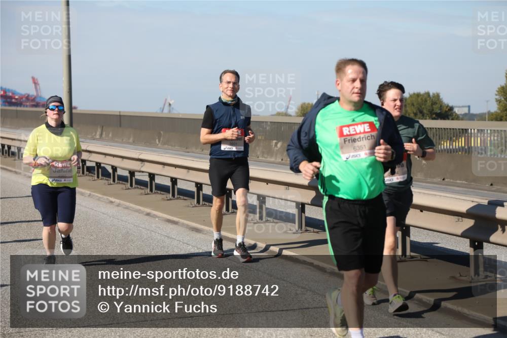 03.10.2025 - Köhlbrandbrückenlauf Yannick Fuchs http://msf.ph/oto/9188742 03.10.2025 12:08:07 Position 3 4985, 5601, 6351 meine-sportfotos.de