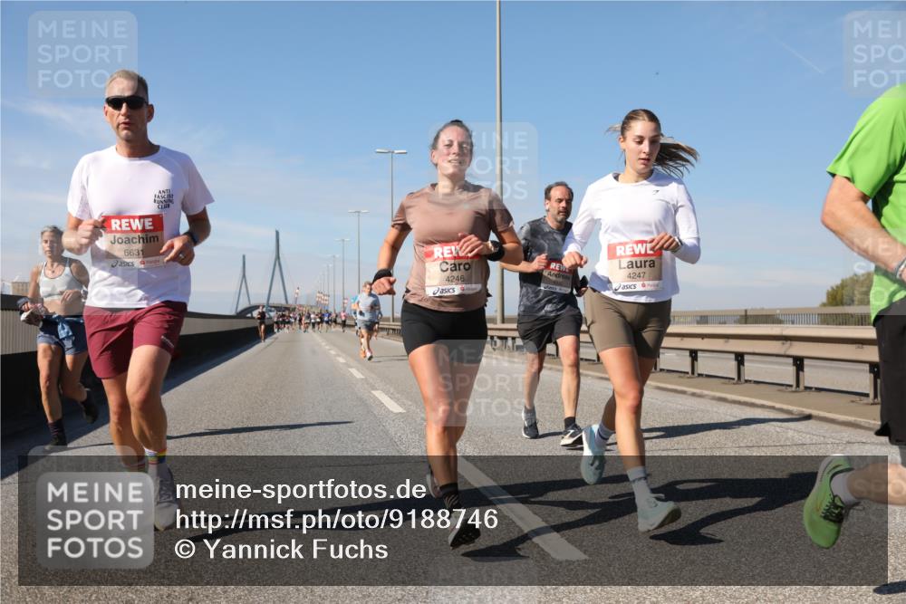 03.10.2025 - Köhlbrandbrückenlauf Yannick Fuchs http://msf.ph/oto/9188746 03.10.2025 11:48:01 Position 3 6631, 4246, 4247 meine-sportfotos.de