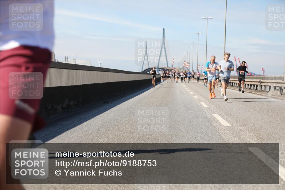 03.10.2025 - Köhlbrandbrückenlauf Yannick Fuchs http://msf.ph/oto/9188753 03.10.2025 11:48:02 Position 3  meine-sportfotos.de