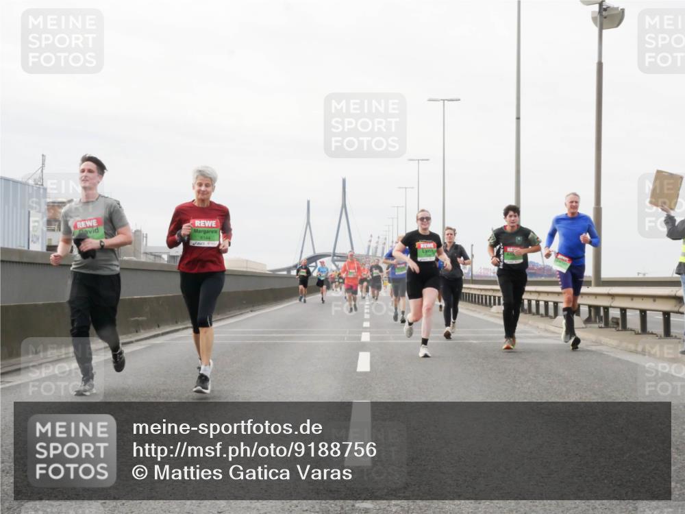 03.10.2025 - Köhlbrandbrückenlauf Matties Gatica Varas http://msf.ph/oto/9188756 03.10.2025 15:55:29 Position 3 8144 meine-sportfotos.de