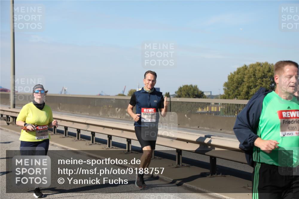 03.10.2025 - Köhlbrandbrückenlauf Yannick Fuchs http://msf.ph/oto/9188757 03.10.2025 12:08:08 Position 3 4985, 5601, 6351 meine-sportfotos.de