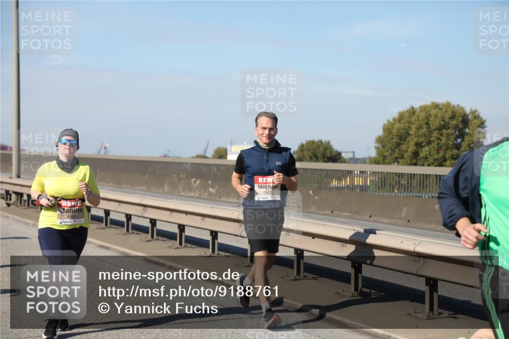 03.10.2025 - Köhlbrandbrückenlauf Yannick Fuchs http://msf.ph/oto/9188761 03.10.2025 12:08:08 Position 3 4985, 5601 meine-sportfotos.de
