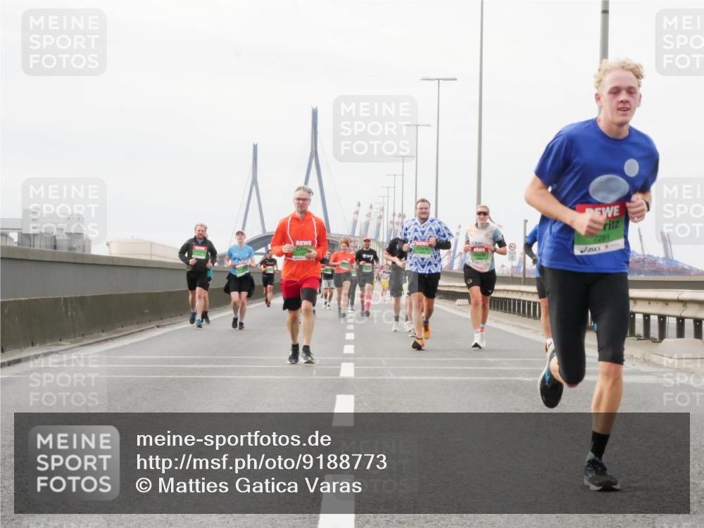 03.10.2025 - Köhlbrandbrückenlauf Matties Gatica Varas http://msf.ph/oto/9188773 03.10.2025 15:55:34 Position 3 7291 meine-sportfotos.de
