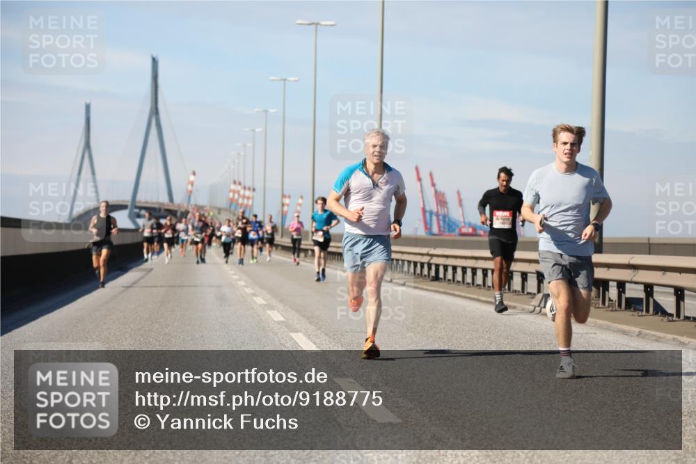 03.10.2025 - Köhlbrandbrückenlauf Yannick Fuchs http://msf.ph/oto/9188775 03.10.2025 11:48:04 Position 3  meine-sportfotos.de
