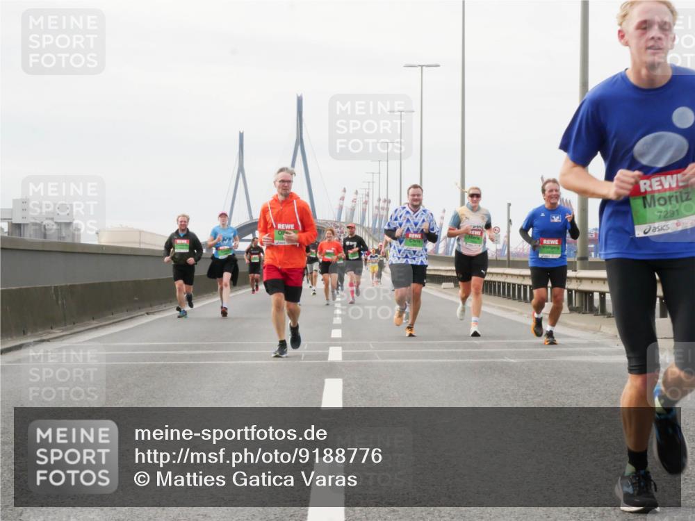 03.10.2025 - Köhlbrandbrückenlauf Matties Gatica Varas http://msf.ph/oto/9188776 03.10.2025 15:55:34 Position 3 7291 meine-sportfotos.de