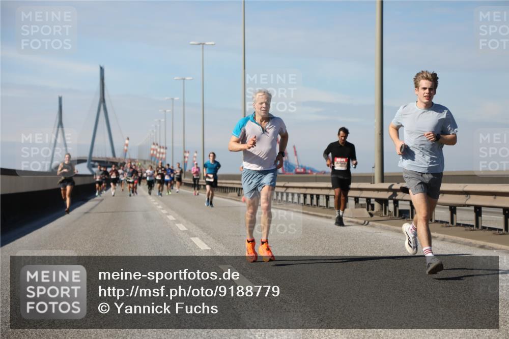 03.10.2025 - Köhlbrandbrückenlauf Yannick Fuchs http://msf.ph/oto/9188779 03.10.2025 11:48:04 Position 3  meine-sportfotos.de