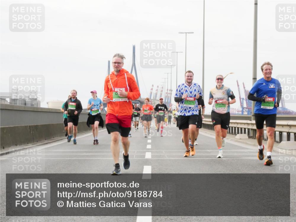 03.10.2025 - Köhlbrandbrückenlauf Matties Gatica Varas http://msf.ph/oto/9188784 03.10.2025 15:55:36 Position 3  meine-sportfotos.de