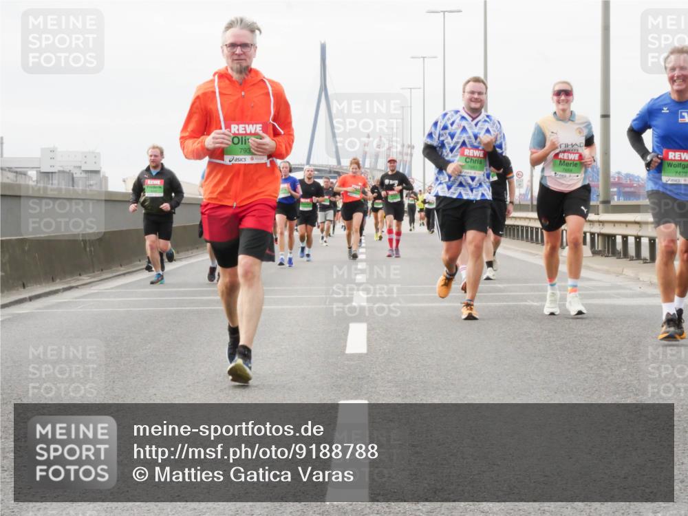 03.10.2025 - Köhlbrandbrückenlauf Matties Gatica Varas http://msf.ph/oto/9188788 03.10.2025 15:55:37 Position 3 793, 7476 meine-sportfotos.de