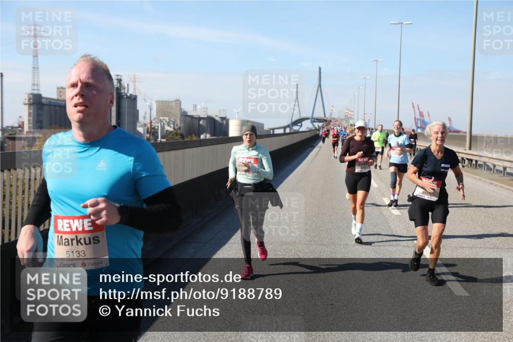 03.10.2025 - Köhlbrandbrückenlauf Yannick Fuchs http://msf.ph/oto/9188789 03.10.2025 12:08:10 Position 3 5133, 593, 5155 meine-sportfotos.de