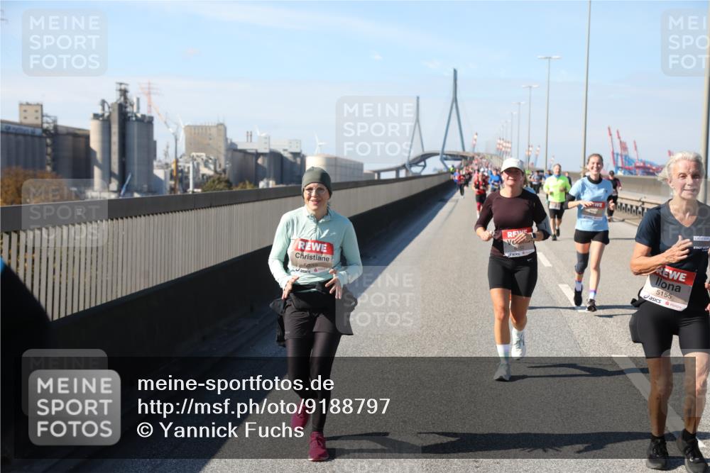 03.10.2025 - Köhlbrandbrückenlauf Yannick Fuchs http://msf.ph/oto/9188797 03.10.2025 12:08:11 Position 3 5938, 6452, 5155 meine-sportfotos.de