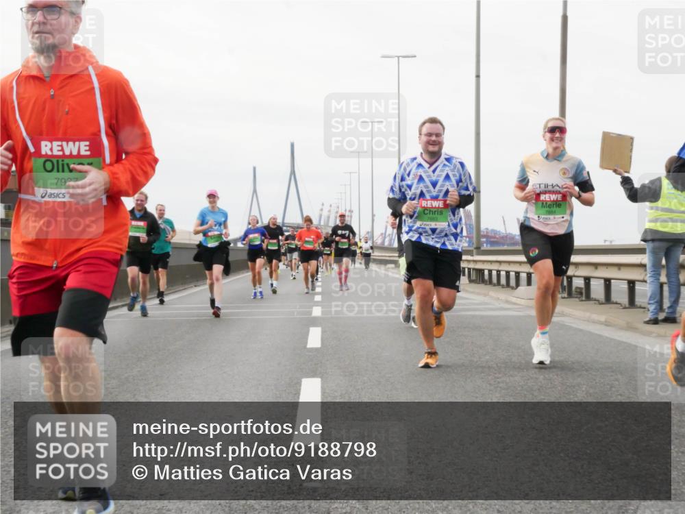 03.10.2025 - Köhlbrandbrückenlauf Matties Gatica Varas http://msf.ph/oto/9188798 03.10.2025 15:55:39 Position 3 7927, 7653, 7654 meine-sportfotos.de