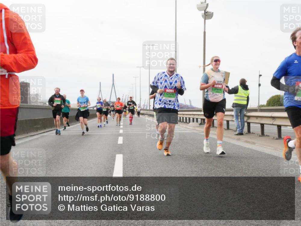 03.10.2025 - Köhlbrandbrückenlauf Matties Gatica Varas http://msf.ph/oto/9188800 03.10.2025 15:55:40 Position 3  meine-sportfotos.de