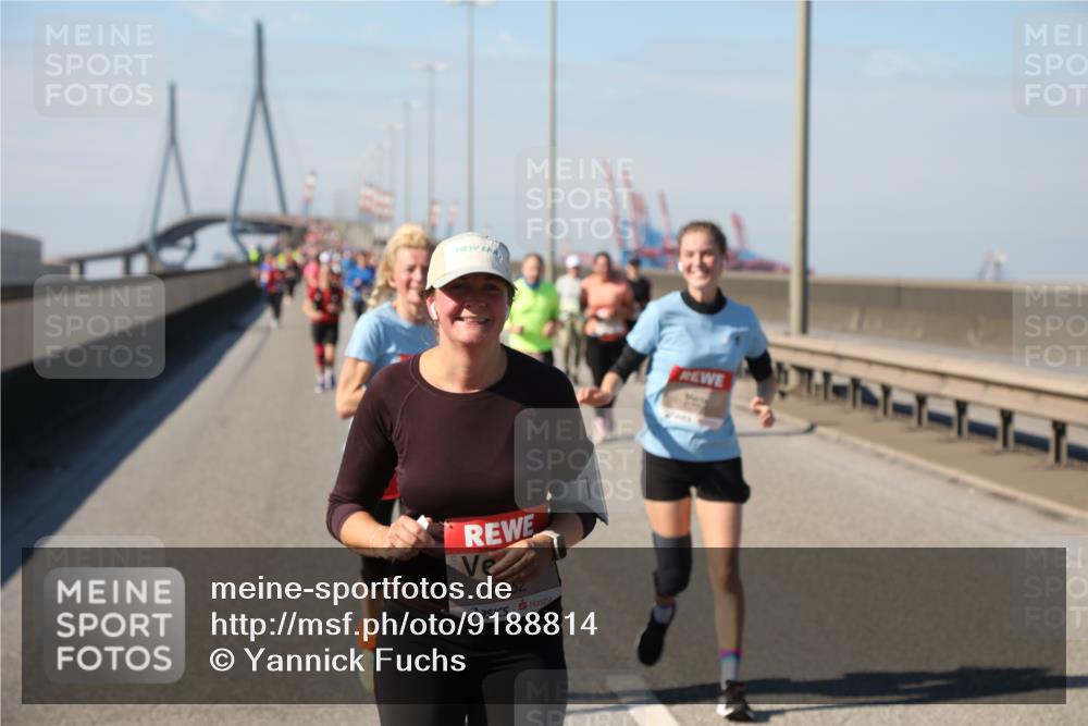03.10.2025 - Köhlbrandbrückenlauf Yannick Fuchs http://msf.ph/oto/9188814 03.10.2025 12:08:12 Position 3 6452 meine-sportfotos.de