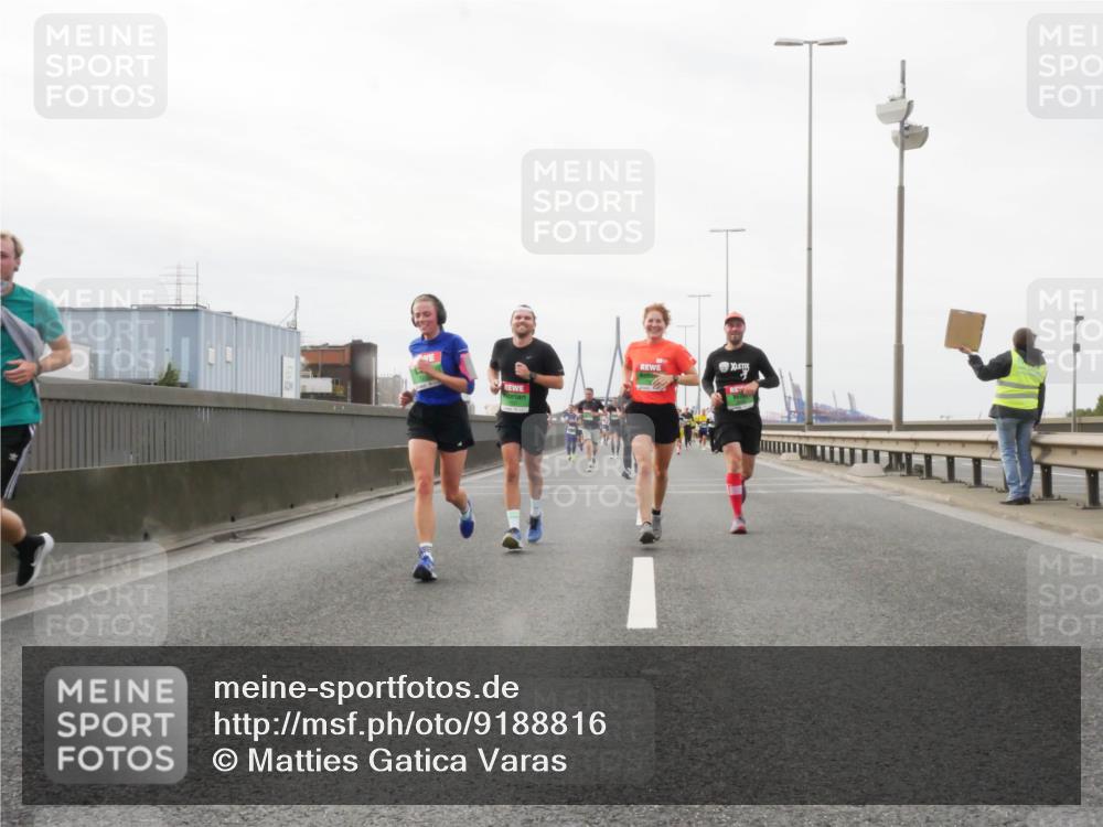 03.10.2025 - Köhlbrandbrückenlauf Matties Gatica Varas http://msf.ph/oto/9188816 03.10.2025 15:55:45 Position 3  meine-sportfotos.de