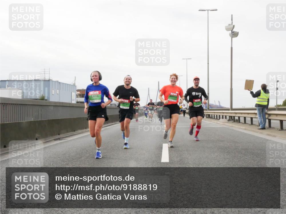03.10.2025 - Köhlbrandbrückenlauf Matties Gatica Varas http://msf.ph/oto/9188819 03.10.2025 15:55:46 Position 3  meine-sportfotos.de