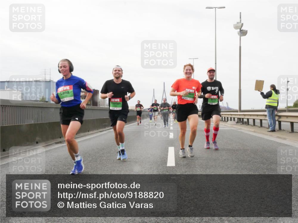 03.10.2025 - Köhlbrandbrückenlauf Matties Gatica Varas http://msf.ph/oto/9188820 03.10.2025 15:55:46 Position 3 230 meine-sportfotos.de