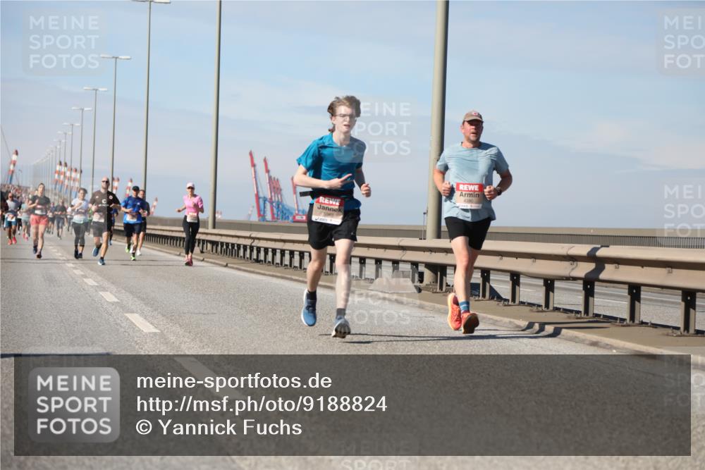 03.10.2025 - Köhlbrandbrückenlauf Yannick Fuchs http://msf.ph/oto/9188824 03.10.2025 11:48:11 Position 3 5048, 4390 meine-sportfotos.de