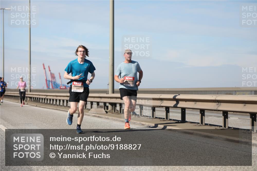03.10.2025 - Köhlbrandbrückenlauf Yannick Fuchs http://msf.ph/oto/9188827 03.10.2025 11:48:11 Position 3 5048 meine-sportfotos.de