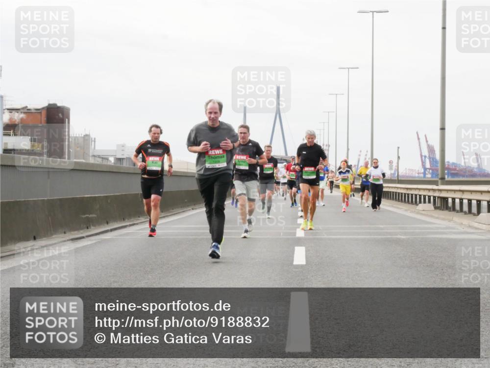 03.10.2025 - Köhlbrandbrückenlauf Matties Gatica Varas http://msf.ph/oto/9188832 03.10.2025 15:55:49 Position 3 7208 meine-sportfotos.de