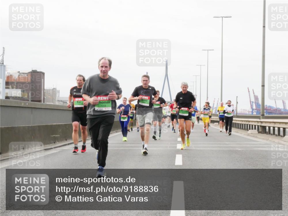 03.10.2025 - Köhlbrandbrückenlauf Matties Gatica Varas http://msf.ph/oto/9188836 03.10.2025 15:55:50 Position 3 7208 meine-sportfotos.de