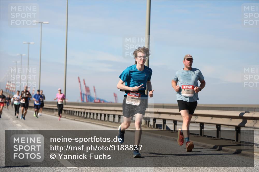 03.10.2025 - Köhlbrandbrückenlauf Yannick Fuchs http://msf.ph/oto/9188837 03.10.2025 11:48:11 Position 3 5048, 4390 meine-sportfotos.de