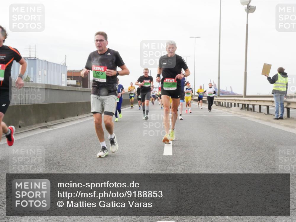 03.10.2025 - Köhlbrandbrückenlauf Matties Gatica Varas http://msf.ph/oto/9188853 03.10.2025 15:55:53 Position 3 8888 meine-sportfotos.de