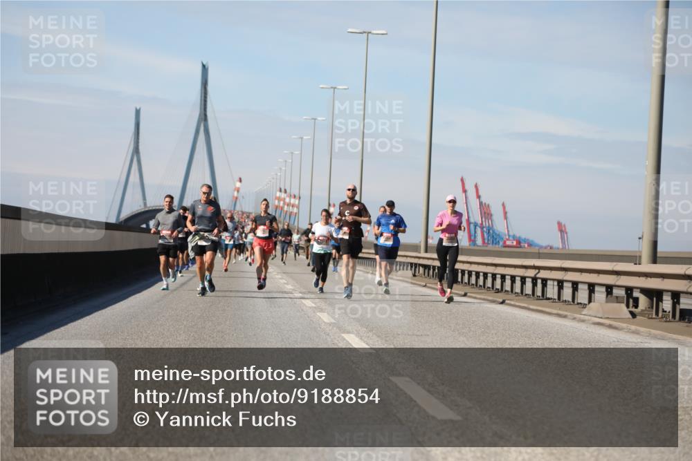 03.10.2025 - Köhlbrandbrückenlauf Yannick Fuchs http://msf.ph/oto/9188854 03.10.2025 11:48:14 Position 3  meine-sportfotos.de