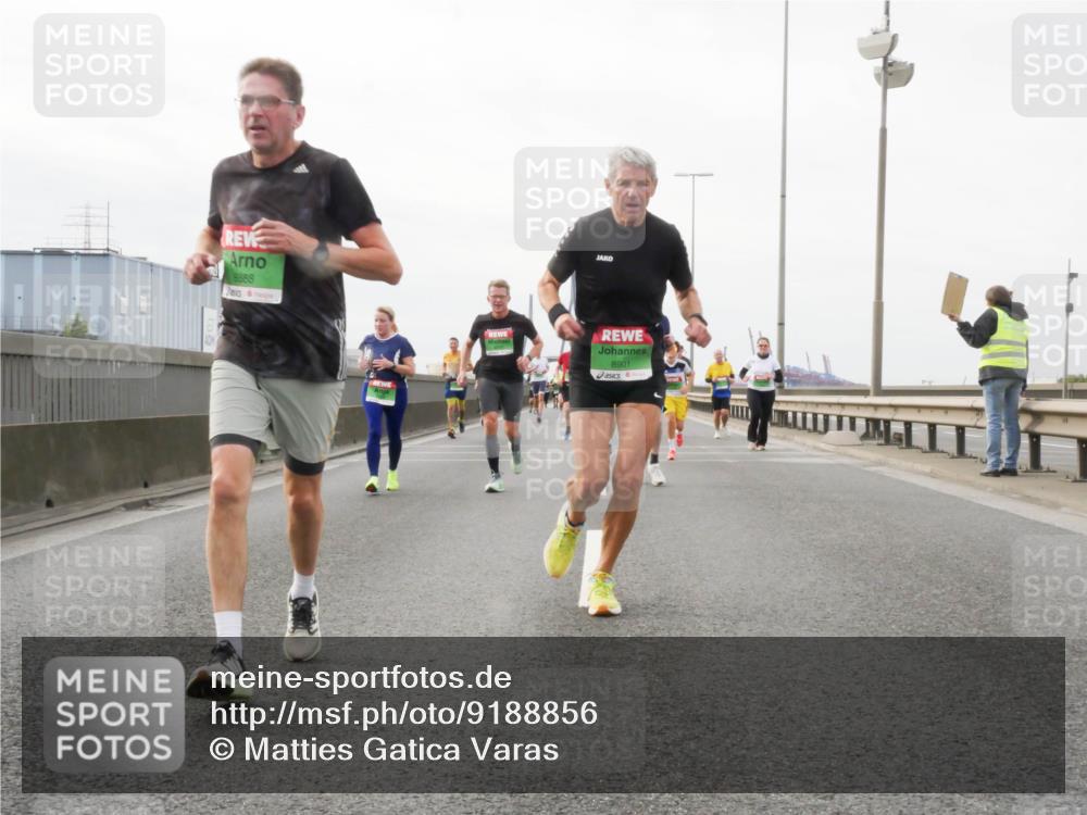 03.10.2025 - Köhlbrandbrückenlauf Matties Gatica Varas http://msf.ph/oto/9188856 03.10.2025 15:55:54 Position 3 6688, 8901 meine-sportfotos.de