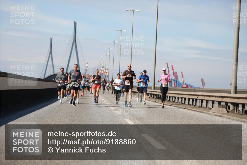 03.10.2025 - Köhlbrandbrückenlauf Yannick Fuchs http://msf.ph/oto/9188860 03.10.2025 11:48:14 Position 3  meine-sportfotos.de