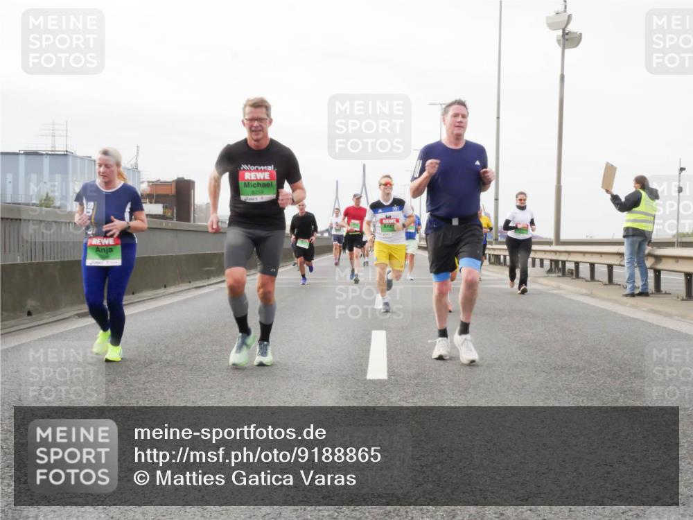 03.10.2025 - Köhlbrandbrückenlauf Matties Gatica Varas http://msf.ph/oto/9188865 03.10.2025 15:55:56 Position 3 8259 meine-sportfotos.de
