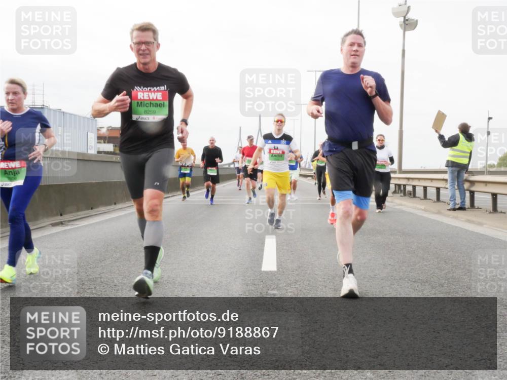 03.10.2025 - Köhlbrandbrückenlauf Matties Gatica Varas http://msf.ph/oto/9188867 03.10.2025 15:55:56 Position 3 8259 meine-sportfotos.de