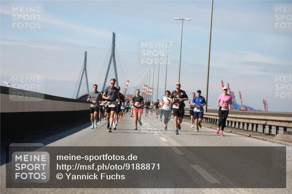 03.10.2025 - Köhlbrandbrückenlauf Yannick Fuchs http://msf.ph/oto/9188871 03.10.2025 11:48:14 Position 3  meine-sportfotos.de