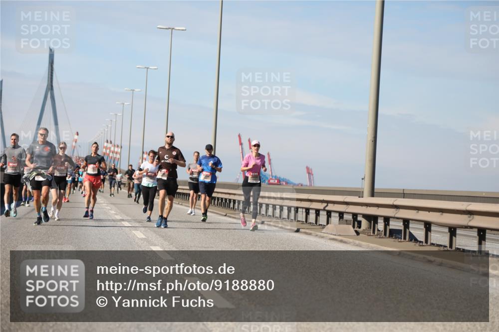 03.10.2025 - Köhlbrandbrückenlauf Yannick Fuchs http://msf.ph/oto/9188880 03.10.2025 11:48:15 Position 3  meine-sportfotos.de