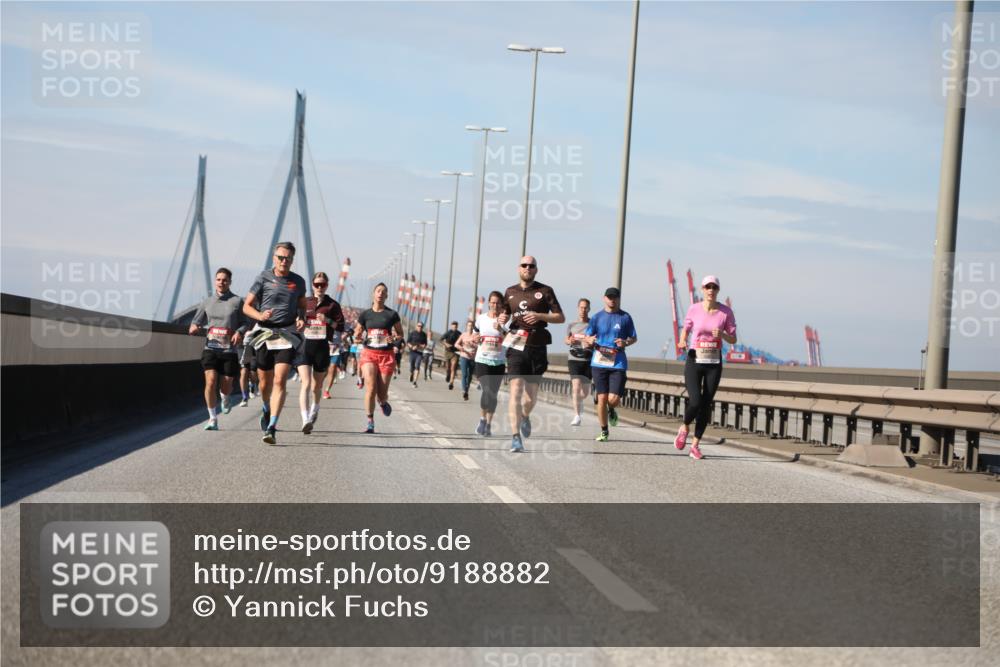 03.10.2025 - Köhlbrandbrückenlauf Yannick Fuchs http://msf.ph/oto/9188882 03.10.2025 11:48:15 Position 3  meine-sportfotos.de