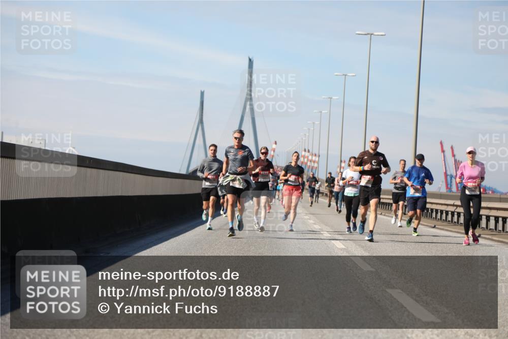 03.10.2025 - Köhlbrandbrückenlauf Yannick Fuchs http://msf.ph/oto/9188887 03.10.2025 11:48:15 Position 3  meine-sportfotos.de