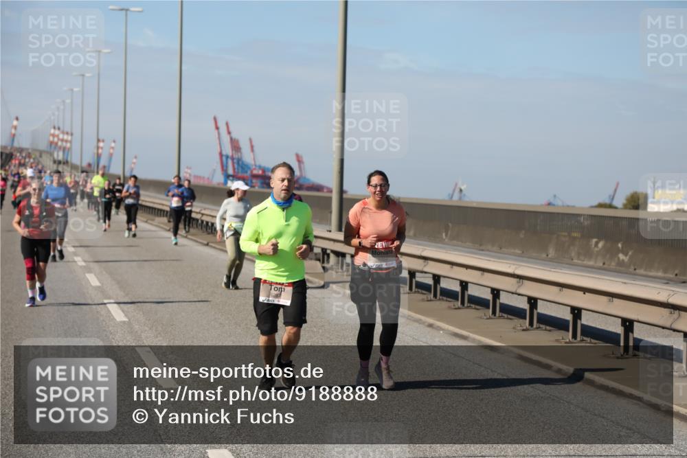 03.10.2025 - Köhlbrandbrückenlauf Yannick Fuchs http://msf.ph/oto/9188888 03.10.2025 12:08:17 Position 3 6287 meine-sportfotos.de