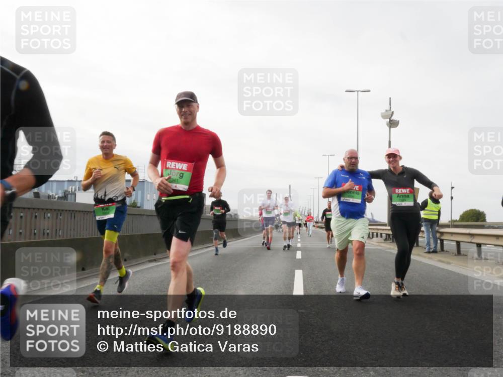 03.10.2025 - Köhlbrandbrückenlauf Matties Gatica Varas http://msf.ph/oto/9188890 03.10.2025 15:56:01 Position 3 341 meine-sportfotos.de