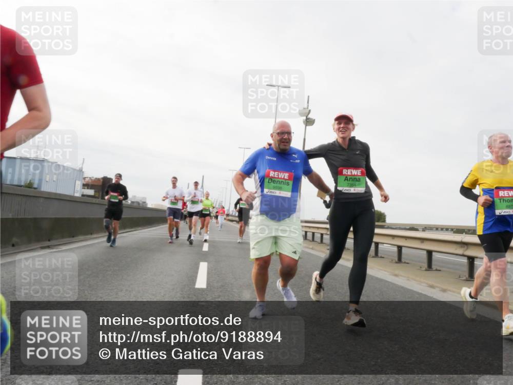 03.10.2025 - Köhlbrandbrückenlauf Matties Gatica Varas http://msf.ph/oto/9188894 03.10.2025 15:56:01 Position 3 7354, 9598, 887 meine-sportfotos.de