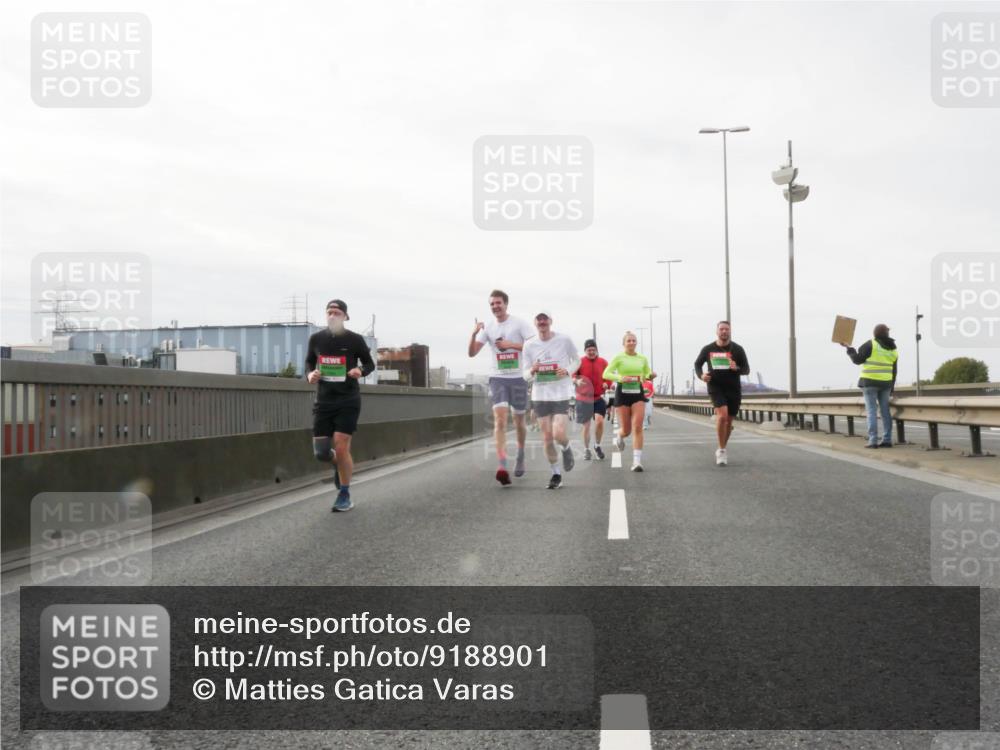 03.10.2025 - Köhlbrandbrückenlauf Matties Gatica Varas http://msf.ph/oto/9188901 03.10.2025 15:56:03 Position 3  meine-sportfotos.de